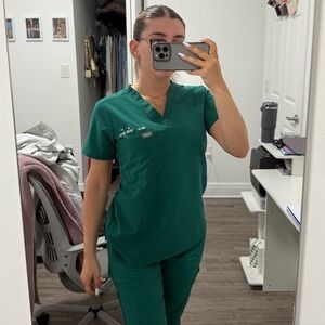 Figs Hunter green one pocket scrub top